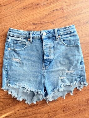 We The Free Frayed Hem High-Rise Crvy Denim Shorts - Light Blue